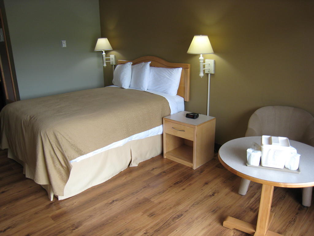 Hotel Canadas Value & Suites-castlegar